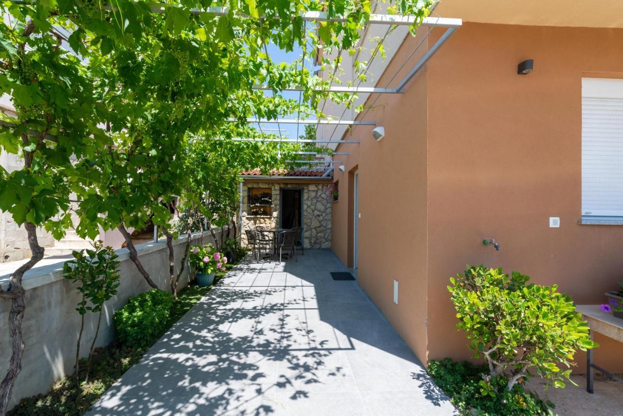 Barba Apartment